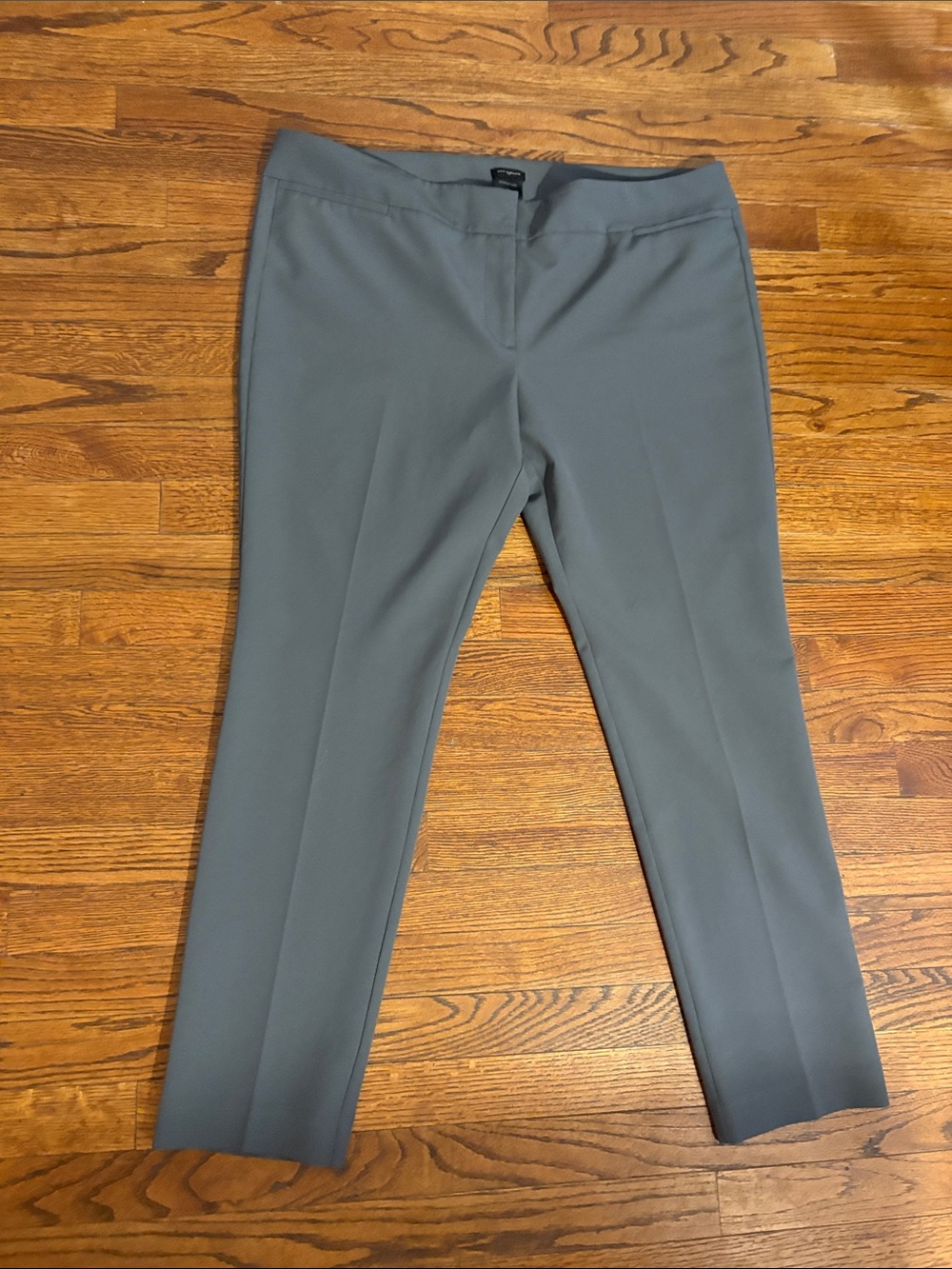 Ann Taylor Signature Classic Straight-Leg Women’s Pants in Gray